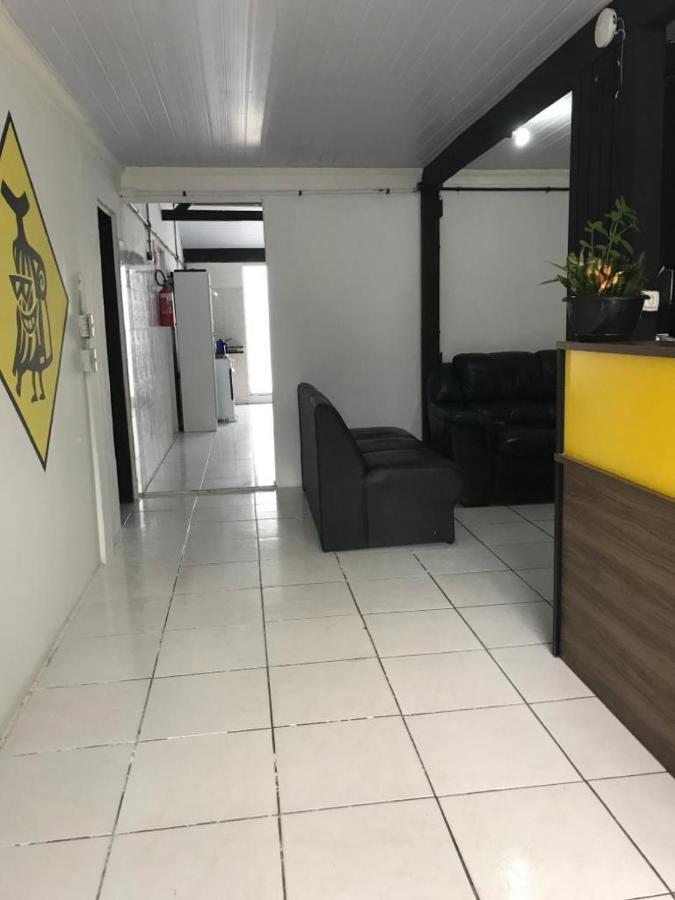 Hostel Banana House Bombinhas Bagian luar foto