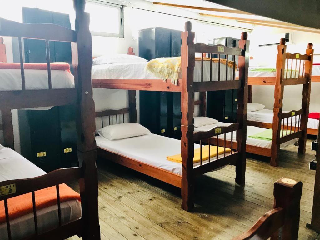 Hostel Banana House Bombinhas Bagian luar foto