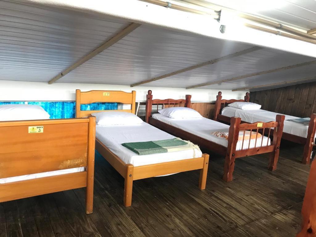 Hostel Banana House Bombinhas Bagian luar foto
